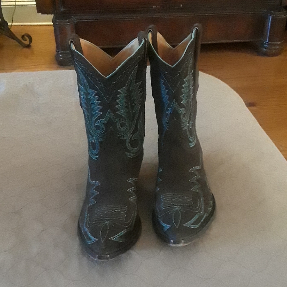 Womens boots size 10